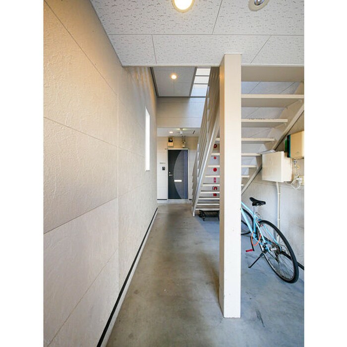 物件外観写真5　(エントランス部分)