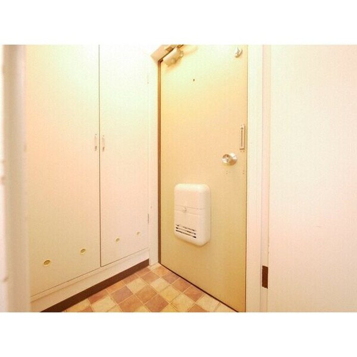 物件内観写真10　(玄関)