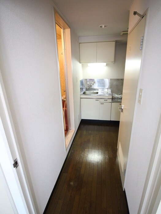 物件内観写真10　(廊下)