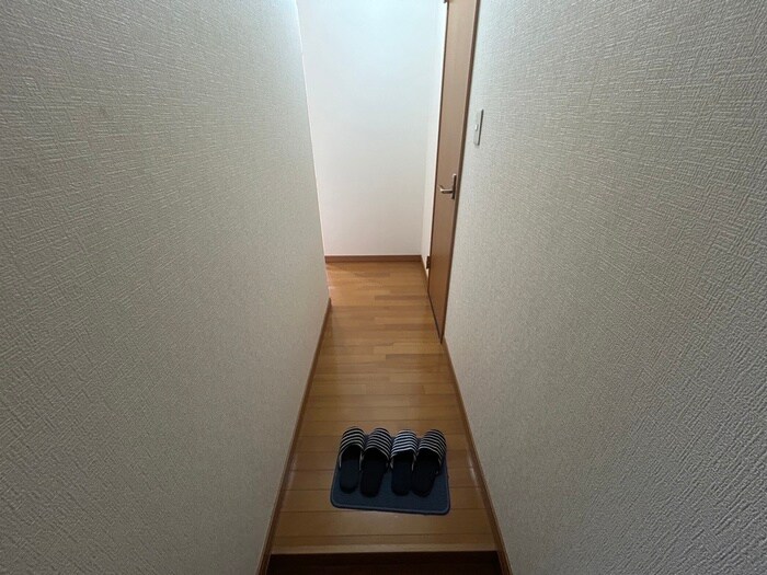 物件内観写真14　(玄関)