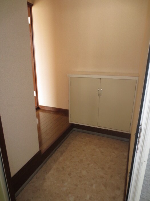 物件内観写真16　(玄関)