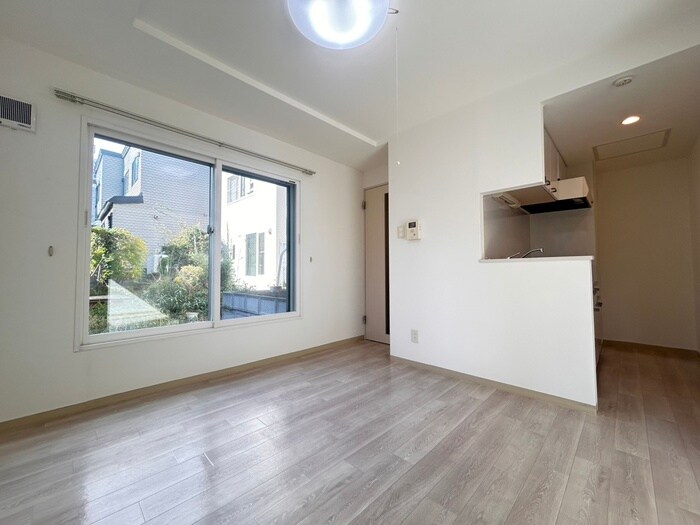 物件内観写真9　(居室)