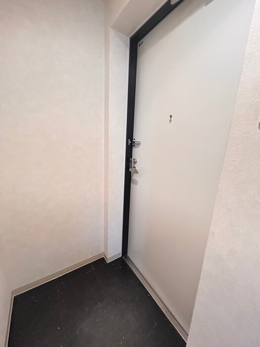 物件内観写真16　(玄関)