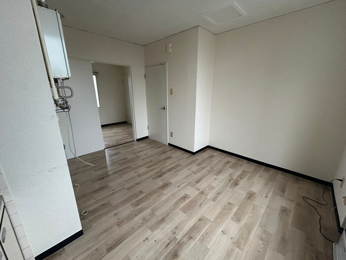 物件内観写真8　(居室)