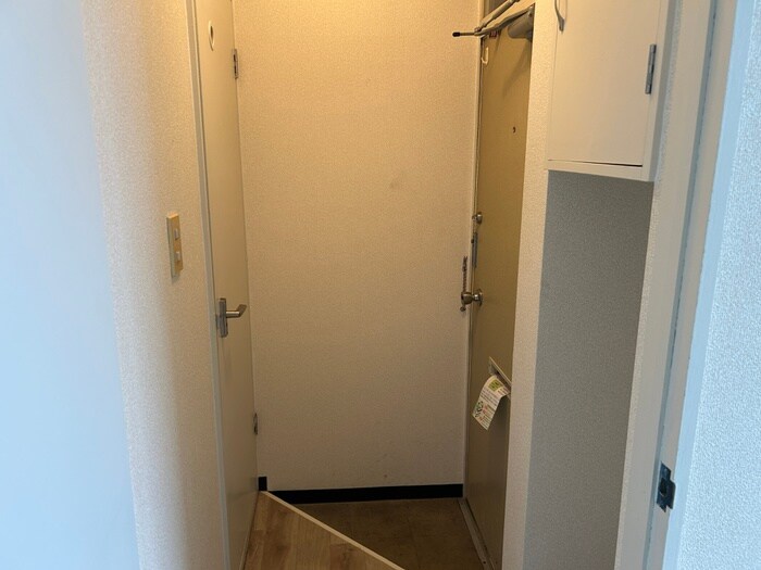 物件内観写真17　(玄関)