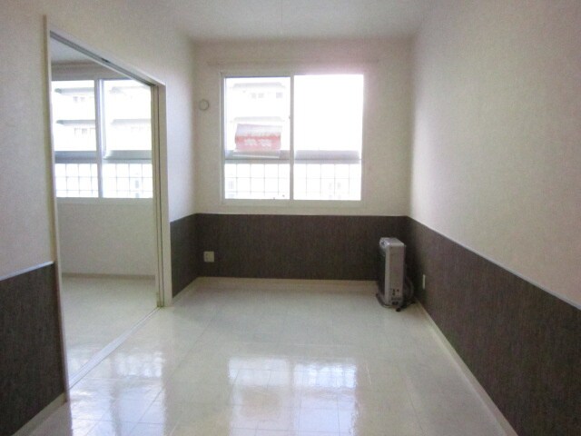 物件内観写真4　(居室)