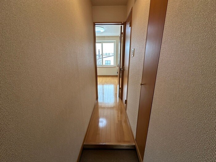 物件内観写真16　(廊下)