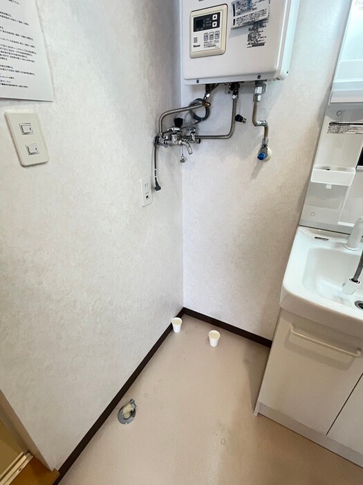 物件内観写真11　(洗濯機置場)