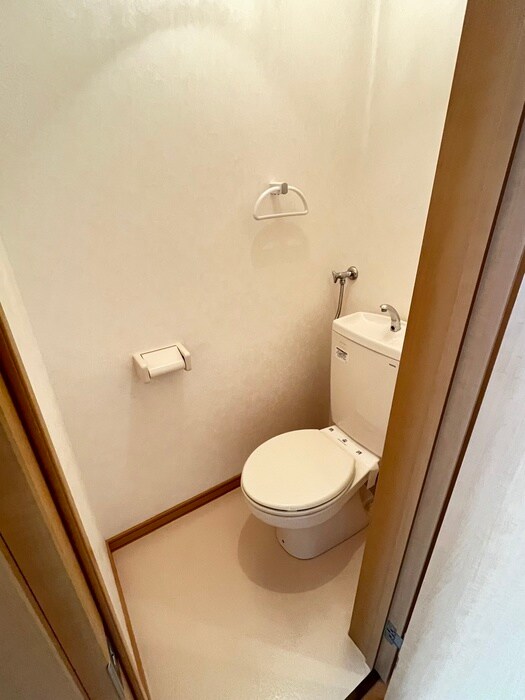 物件内観写真14　(トイレ)