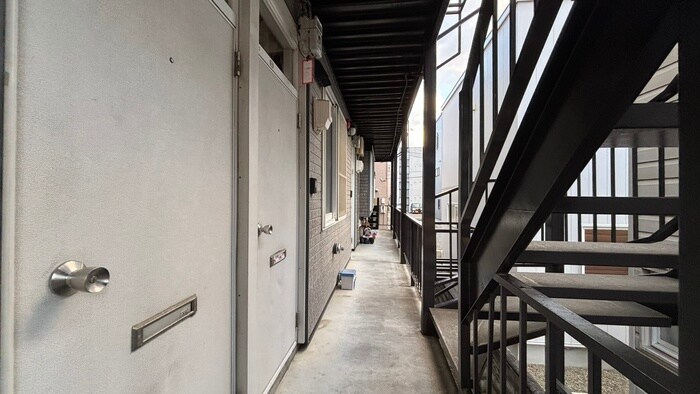 物件外観写真5　(エントランス部分)