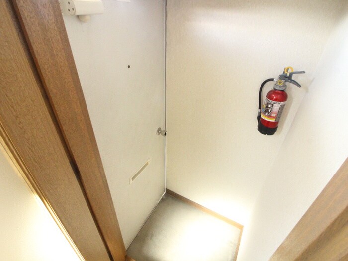 物件内観写真15　(玄関)