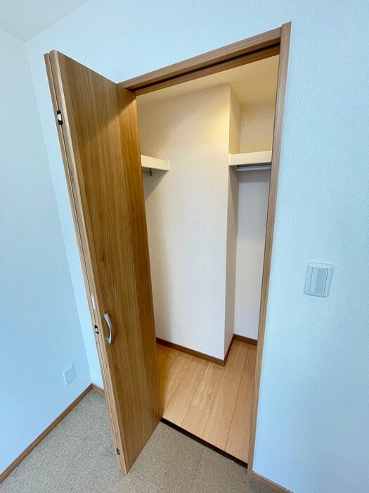 物件内観写真15　(収納)