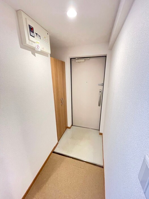 物件内観写真16　(玄関)