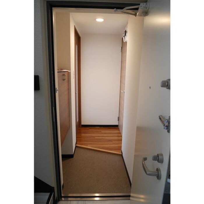 物件内観写真15　(玄関)