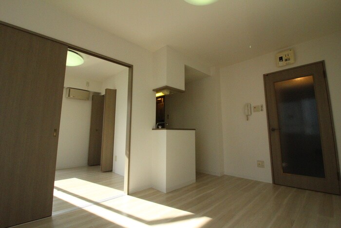 物件内観写真9　(居室)