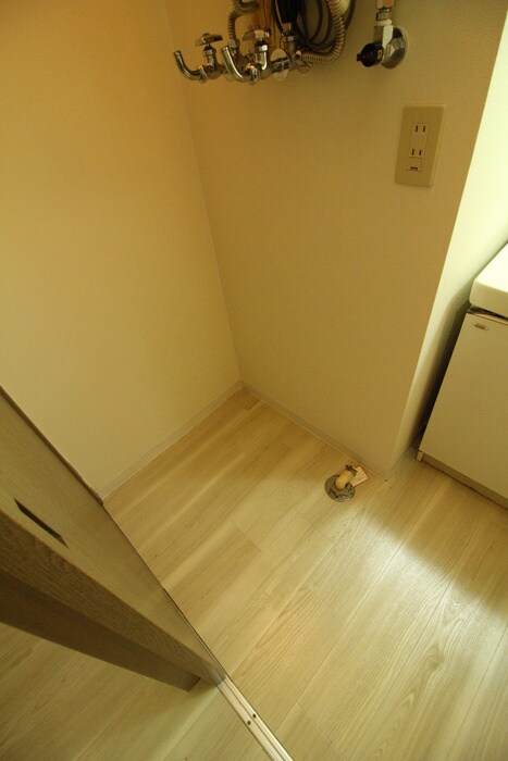 物件内観写真17　(洗濯機置場)