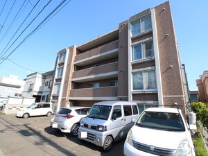 メゾンエクレ－レ北３７条外観写真