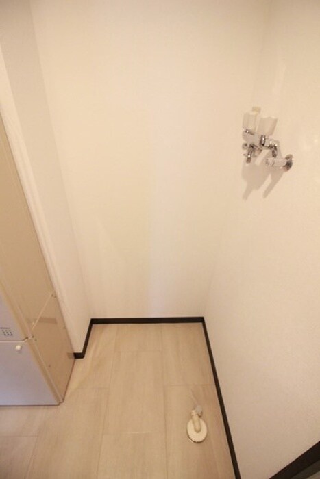 物件内観写真15　(洗濯機置場)
