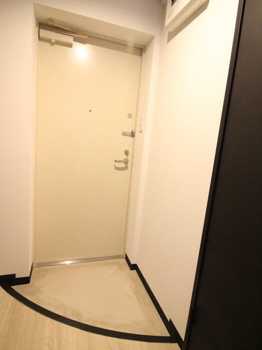 物件内観写真16　(玄関)