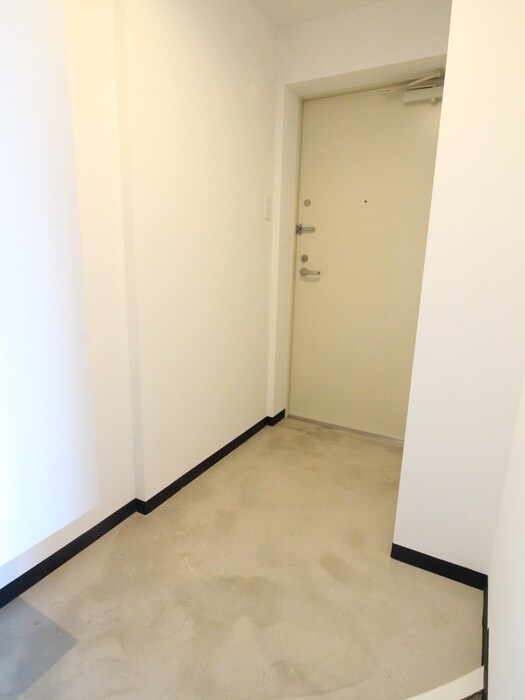 物件内観写真16　(玄関)