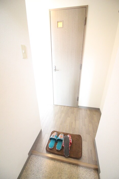 物件内観写真15　(玄関)