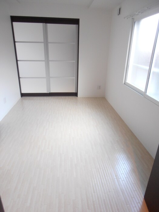 物件内観写真4　(居室)