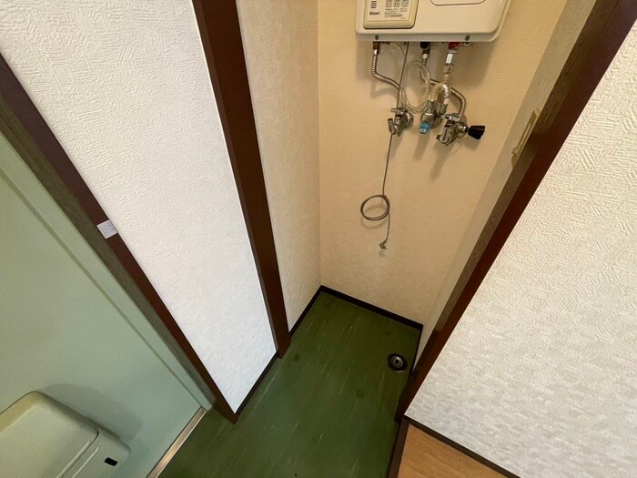 物件内観写真14　(洗濯機置場)