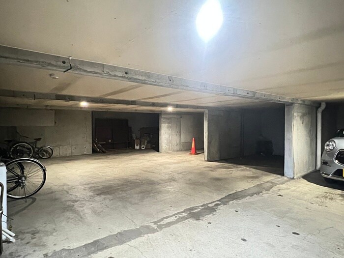 物件外観写真4　(駐車場)