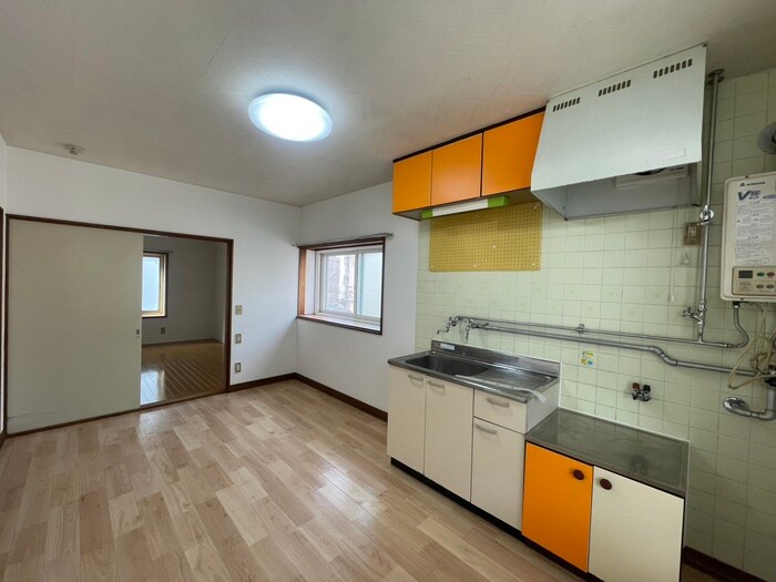 物件内観写真3　(居室)