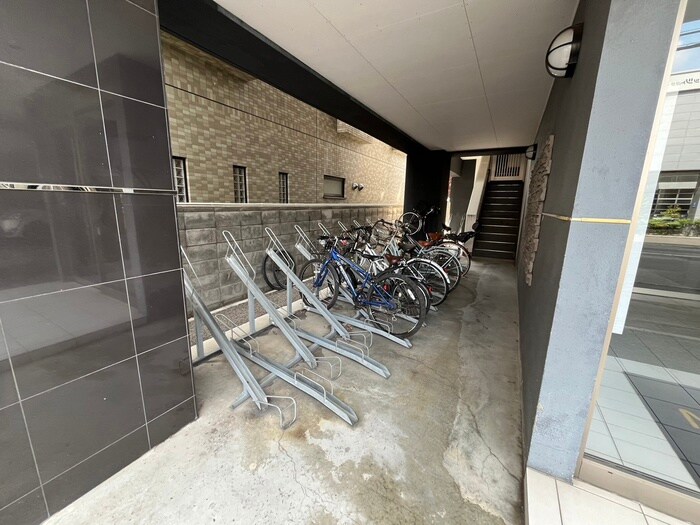 物件外観写真6　(駐輪場)