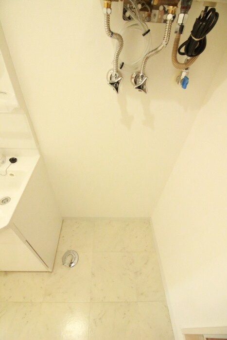 物件内観写真18　(洗濯機置場)