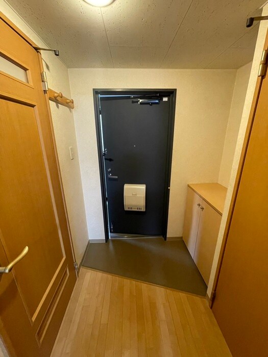 物件内観写真16　(玄関)