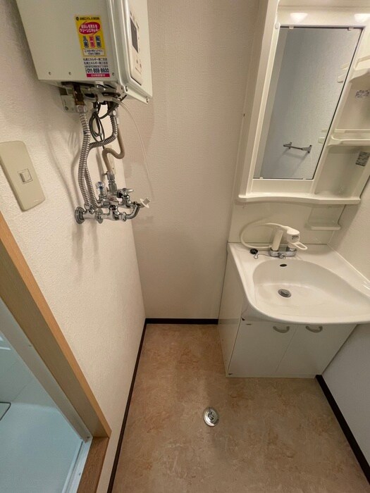 物件内観写真18　(洗濯機置場)