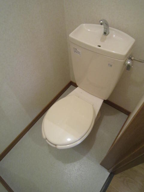 物件内観写真9　(トイレ)