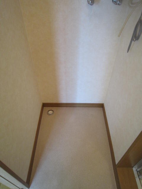 物件内観写真10　(洗濯機置場)