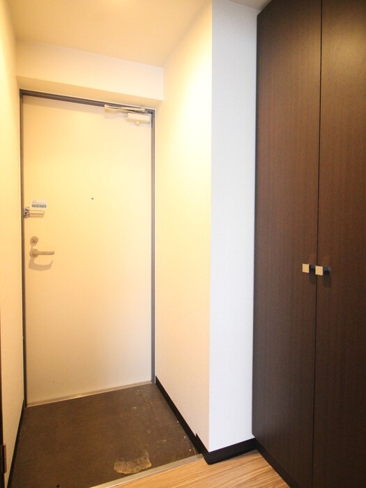 物件内観写真16　(玄関)