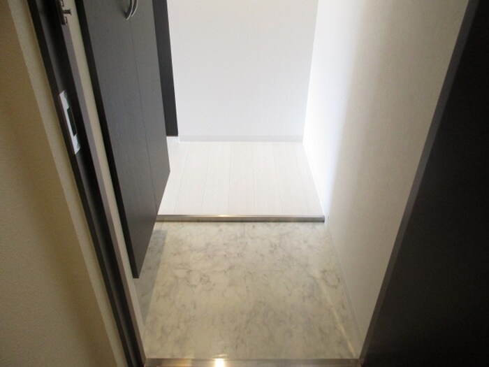 物件内観写真22　(玄関)