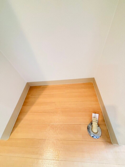 物件内観写真15　(洗濯機置場)