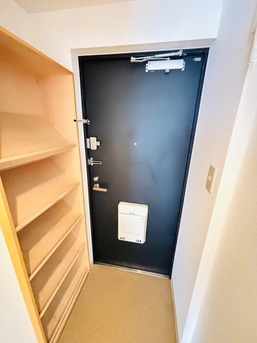 物件内観写真16　(玄関)