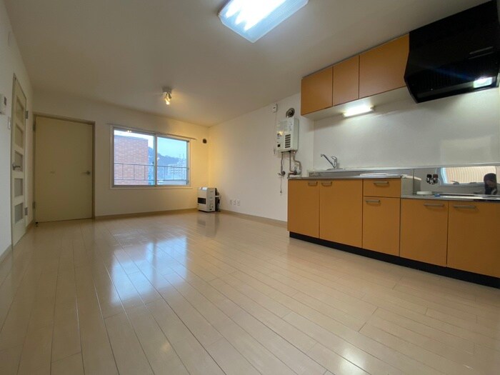 物件内観写真3　(居室)