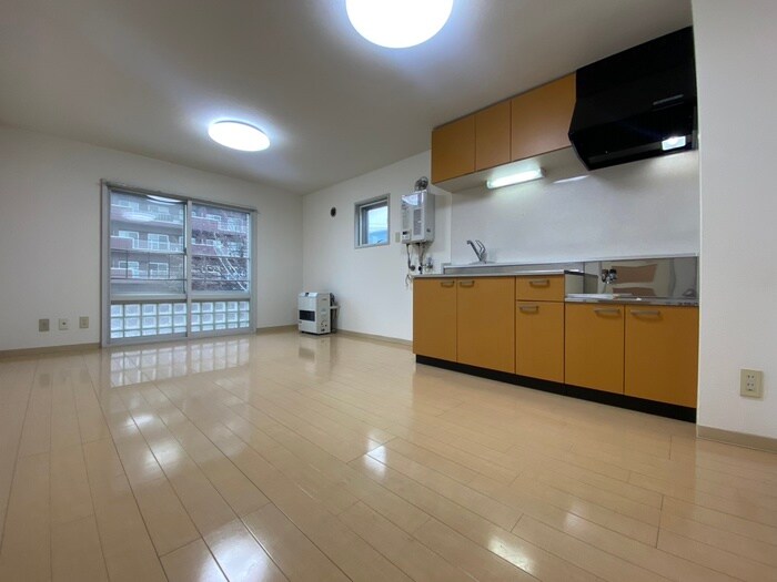 物件内観写真3　(居室)