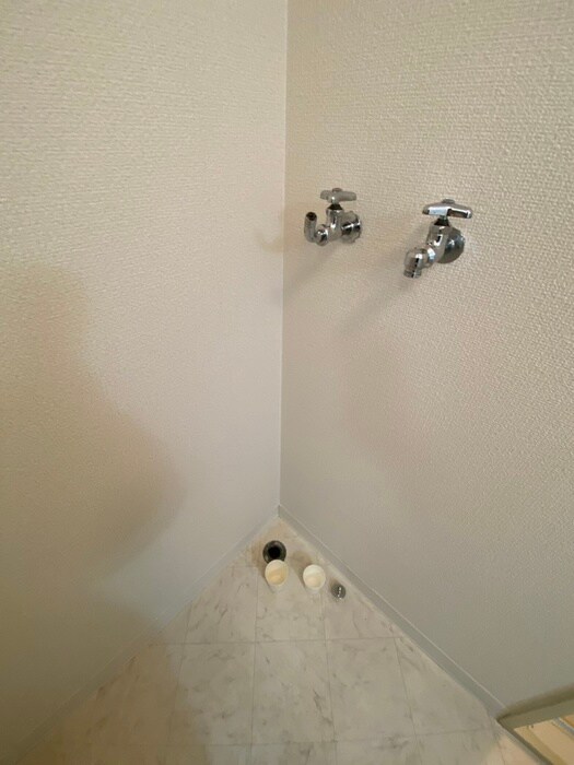 物件内観写真18　(洗濯機置場)