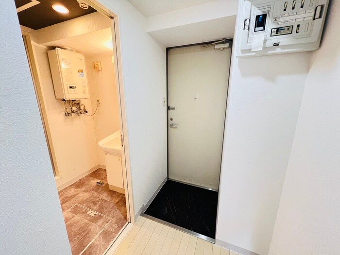 物件内観写真19　(玄関)