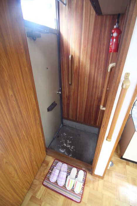 物件内観写真15　(玄関)