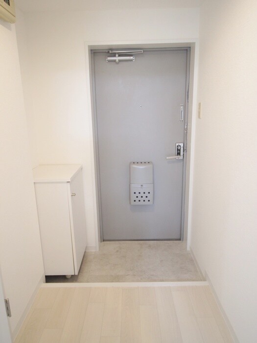 物件内観写真16　(玄関)