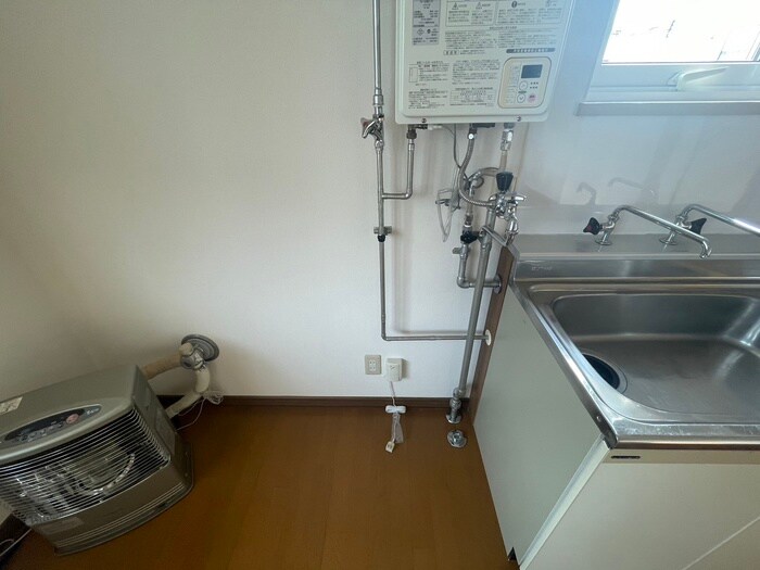 物件内観写真16　(洗濯機置場)