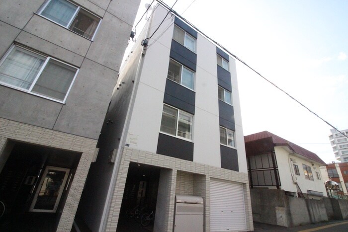 物件外観写真2　(外観写真)