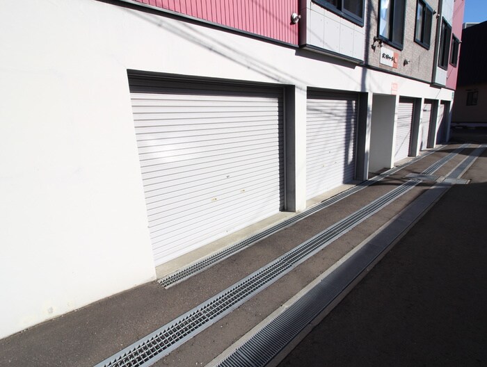 物件外観写真5　(駐車場)