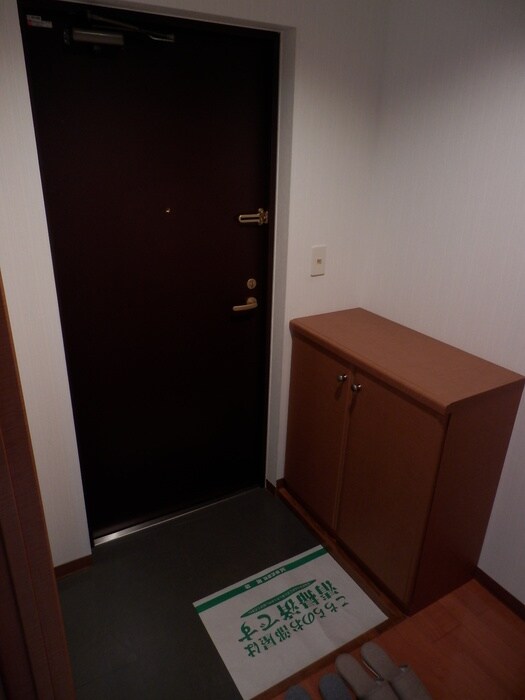 物件内観写真16　(玄関)
