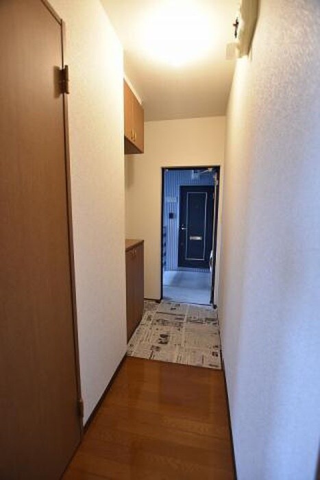 物件内観写真13　(玄関)